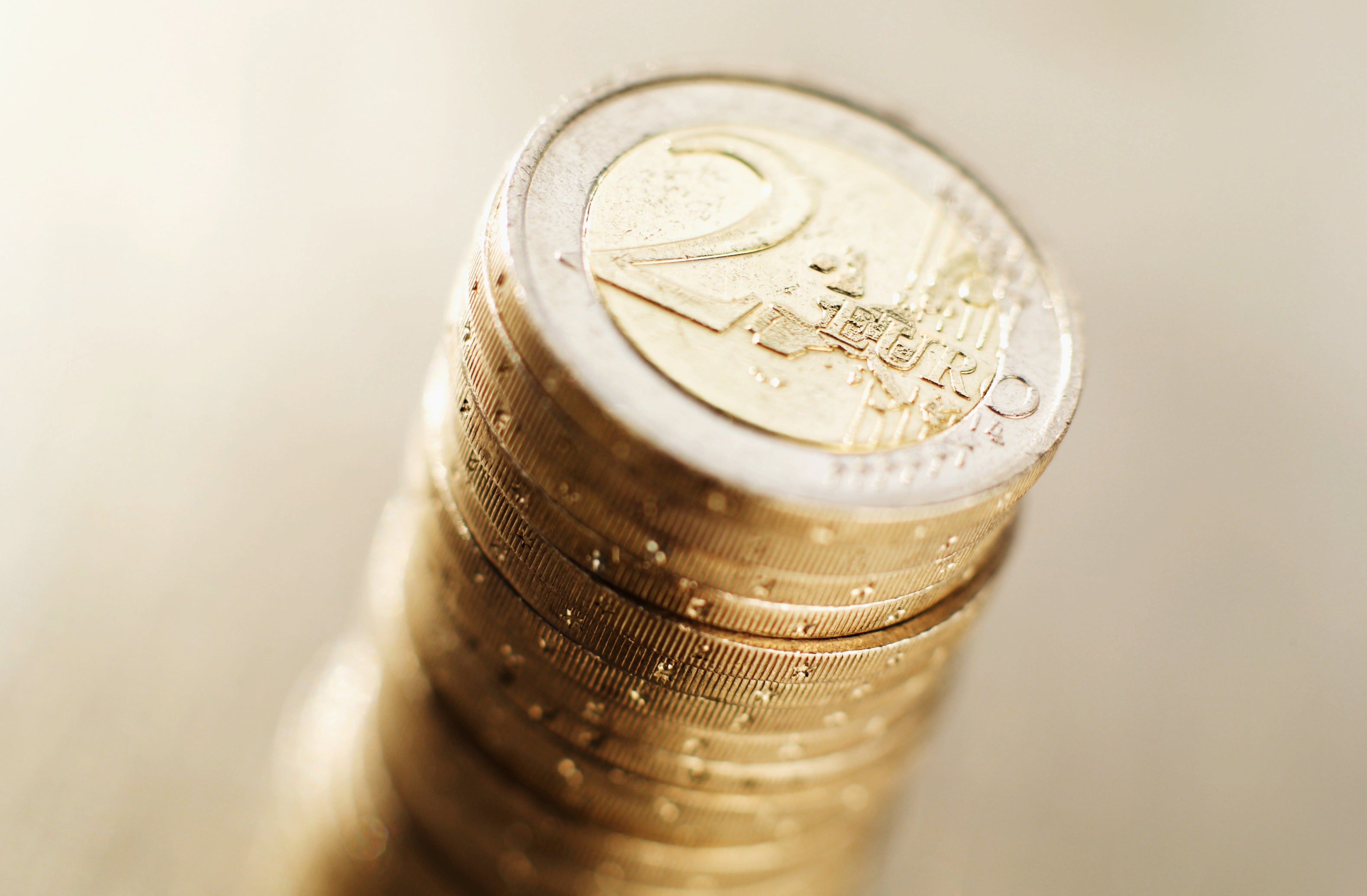 A close up stack of 2 Euro coins